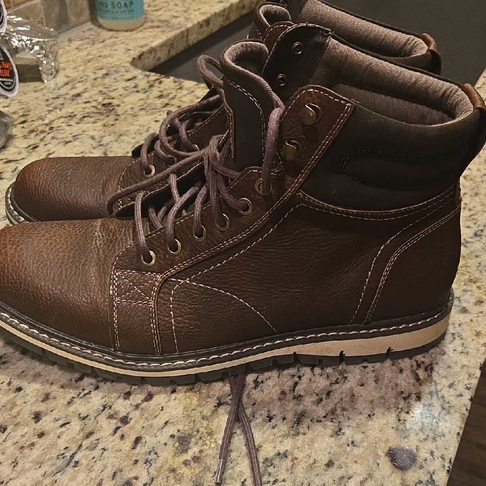 Restoration Men’s Brown Leather Lace-Up Boots | Rugged Lug Sole | EUC